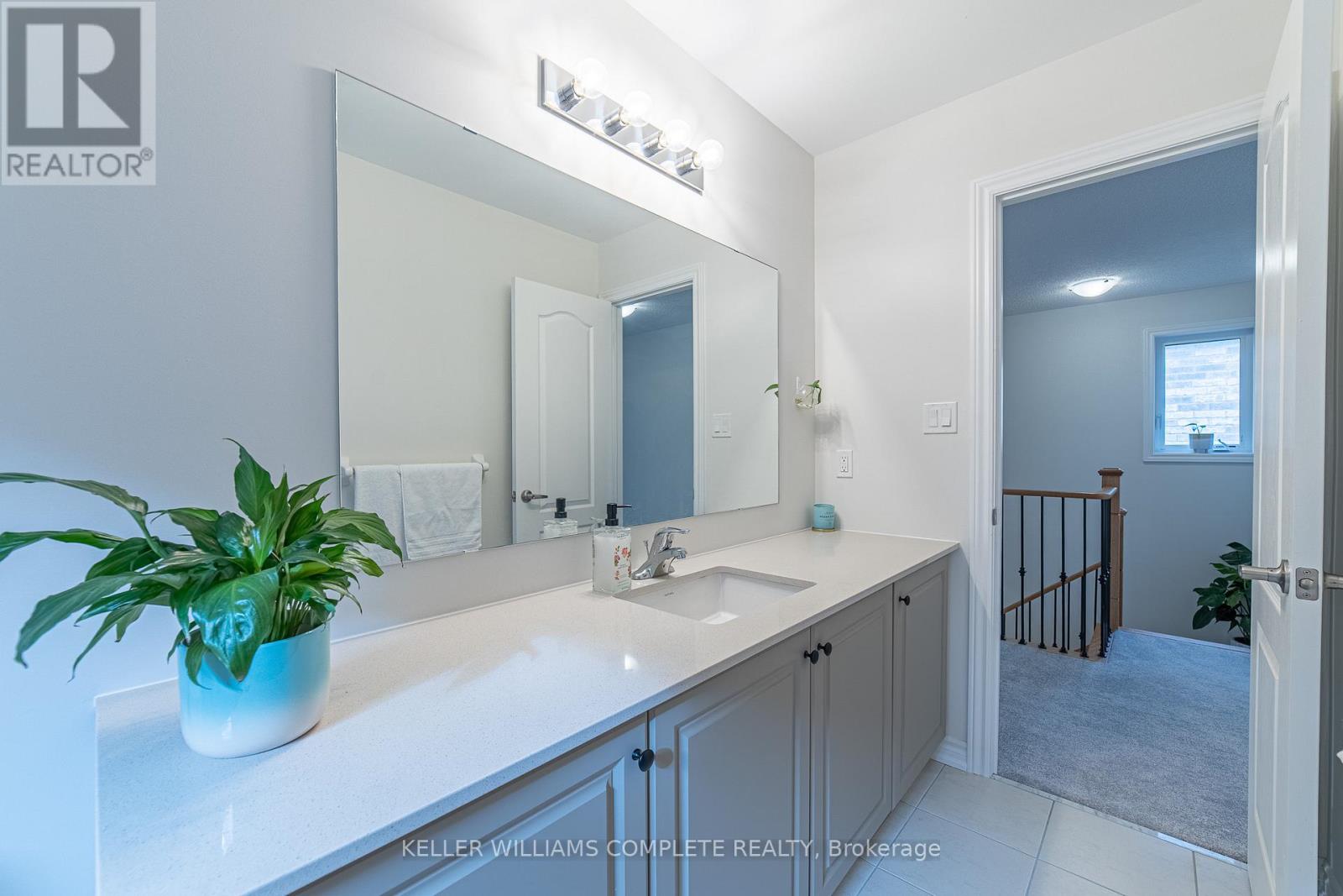 225 Palace Street, Thorold, Ontario L2V 5G7 - Photo 25 - X12554330