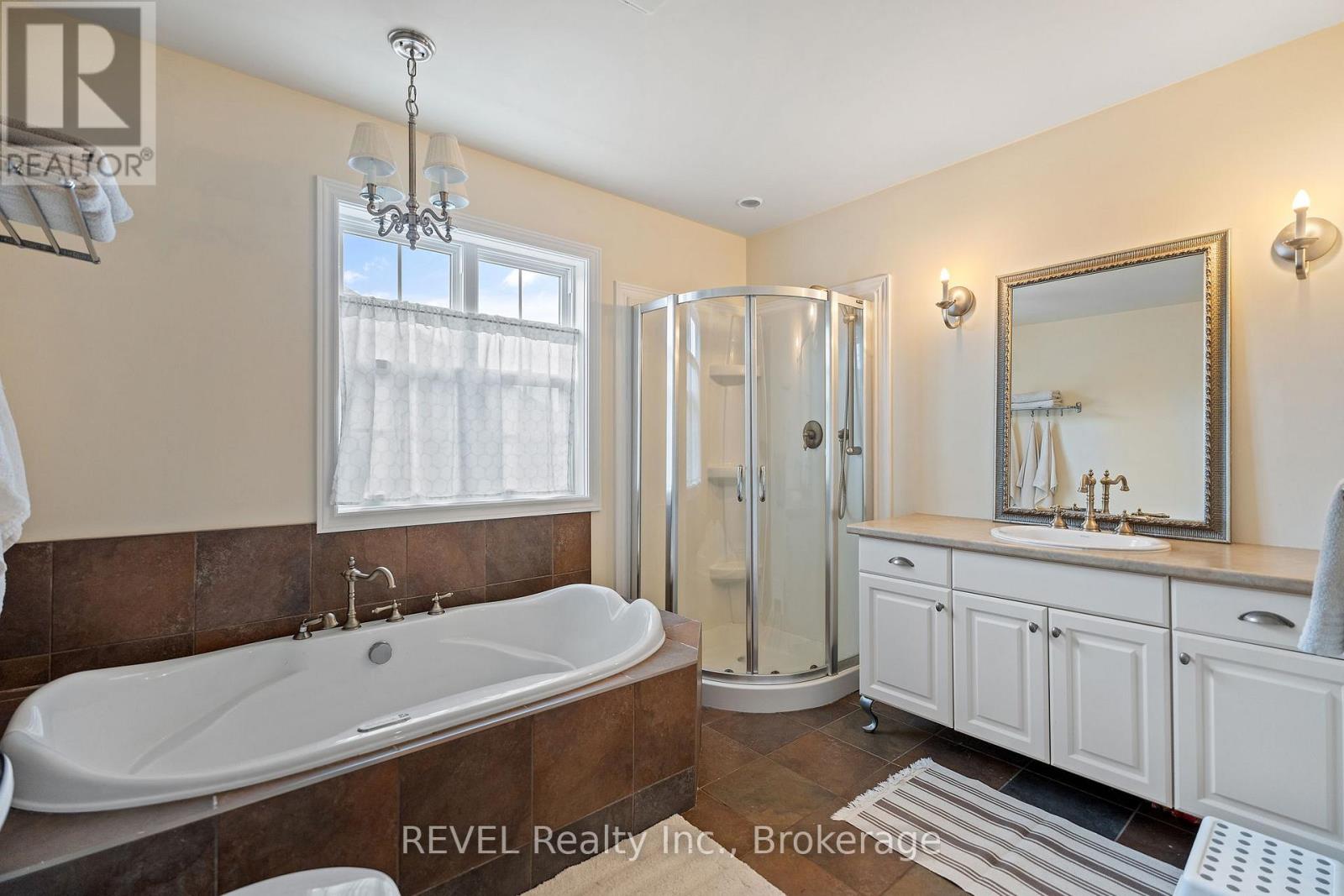 46 Pinot Trail, Niagara-On-The-Lake, Ontario  L0S 1J0 - Photo 26 - X12554416