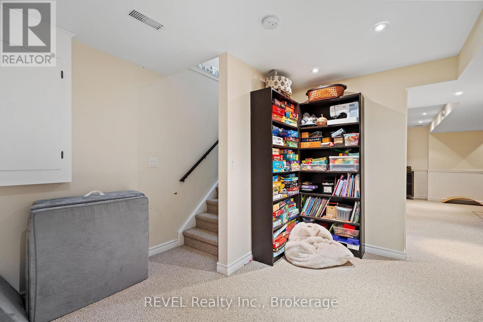 46 Pinot Trail, Niagara-On-The-Lake, Ontario  L0S 1J0 - Photo 27 - X12554416