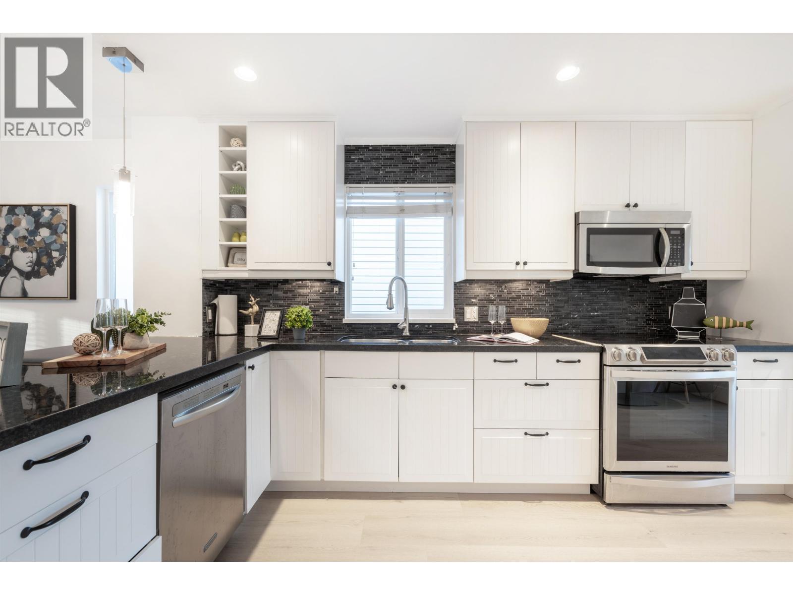 3638 Maginnis Avenue, North Vancouver, British Columbia  V7K 2L6 - Photo 13 - R3066685