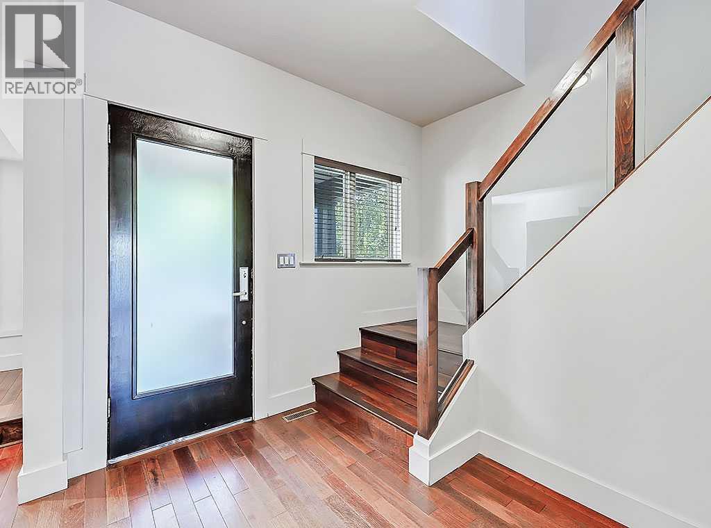 2109 14a Street Sw, Calgary, Alberta  T2T 3W9 - Photo 3 - A2254522