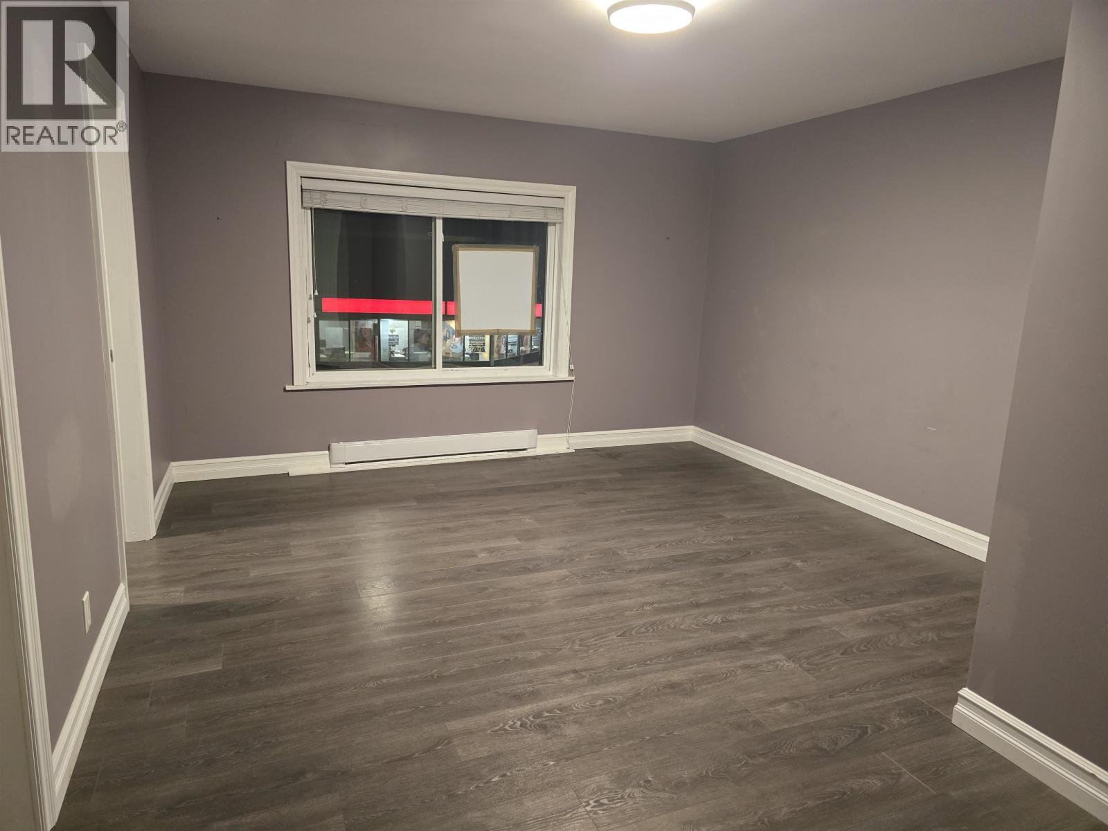 22504 Lougheed Highway, Maple Ridge, British Columbia  V2X 2V1 - Photo 8 - C8073879