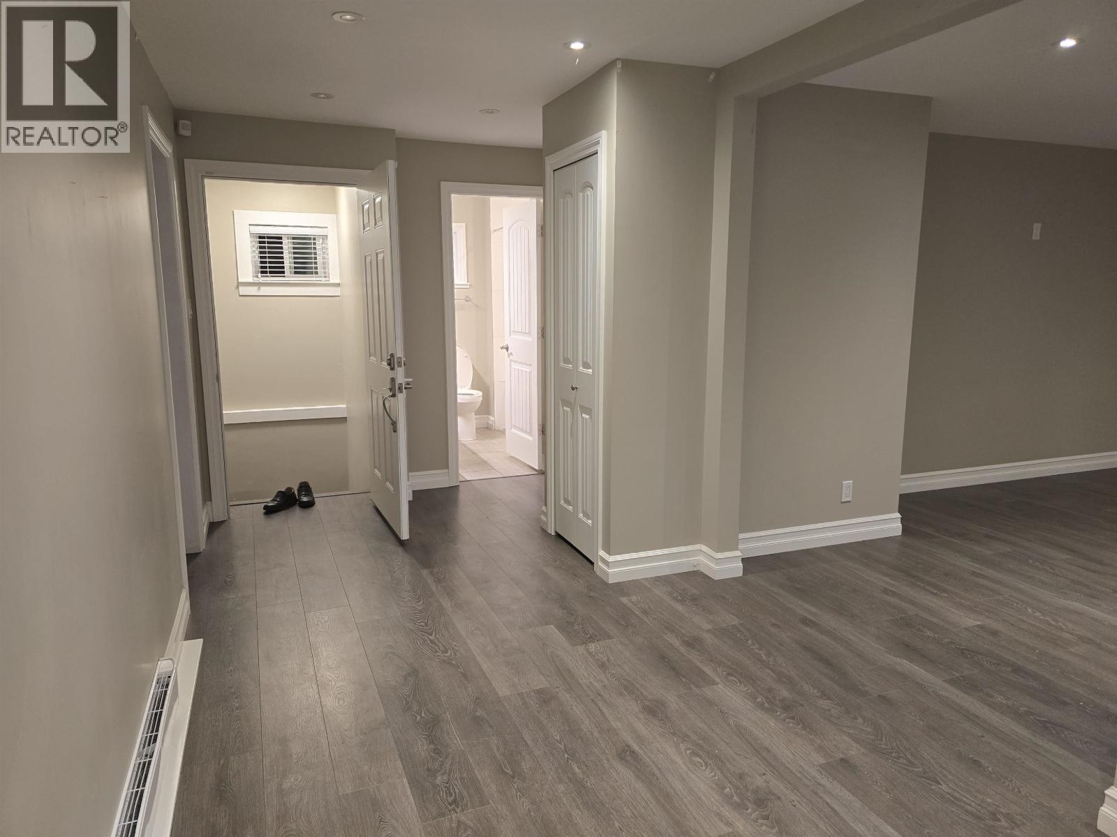 22504 Lougheed Highway, Maple Ridge, British Columbia  V2X 2V1 - Photo 7 - C8073879