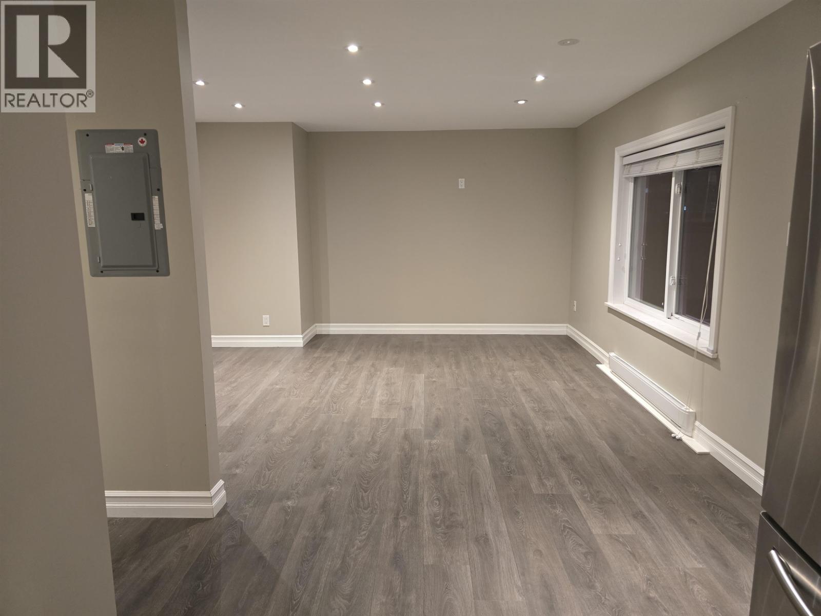 22504 Lougheed Highway, Maple Ridge, British Columbia  V2X 2V1 - Photo 23 - C8073879