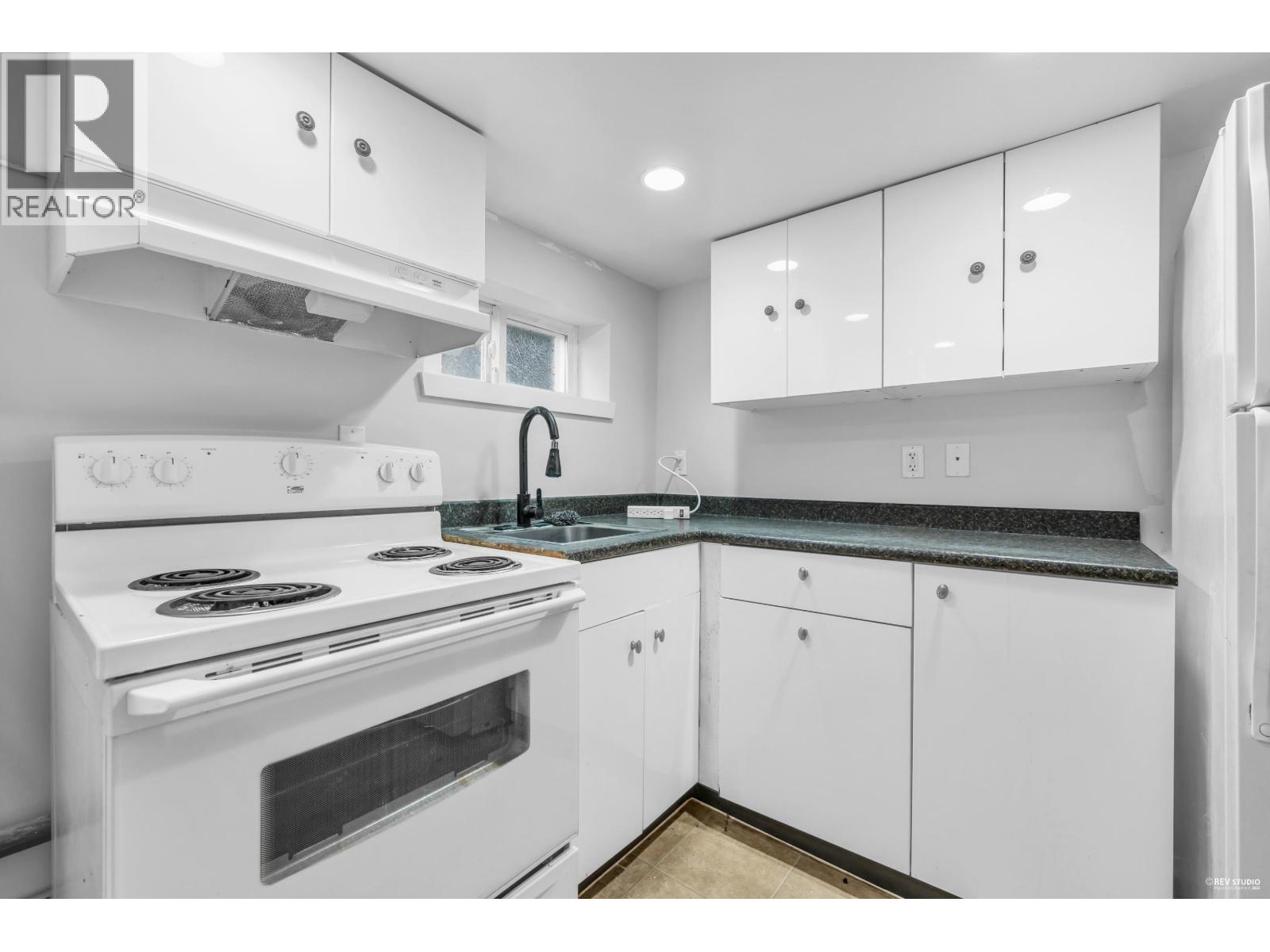 237 Sandringham Avenue, New Westminster, British Columbia  V3L 1Z4 - Photo 36 - R3067937