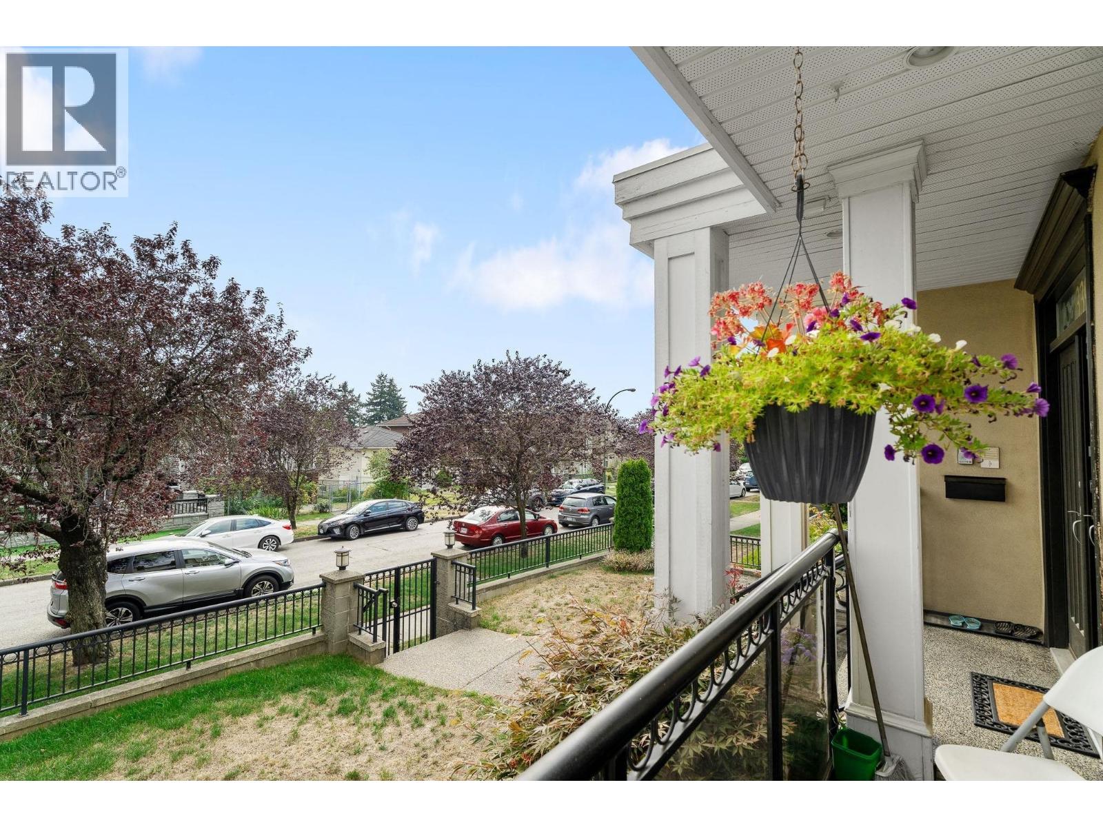 339 E 63rd Avenue, Vancouver, British Columbia V5X 2J8 - Photo 3 - R3068031