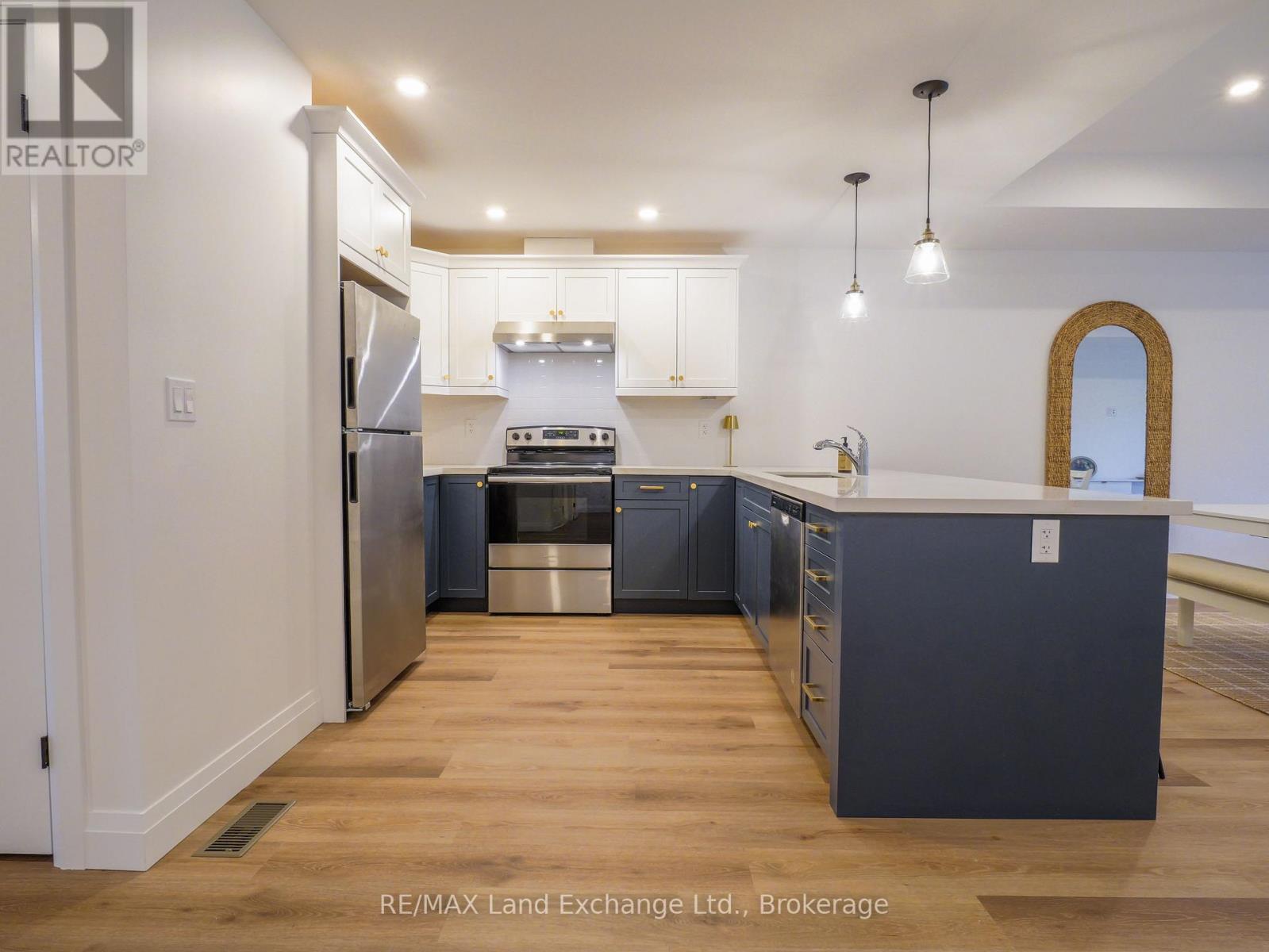 18 - 86 Eagle Court, Saugeen Shores, Ontario  N0H 2C3 - Photo 11 - X12554168