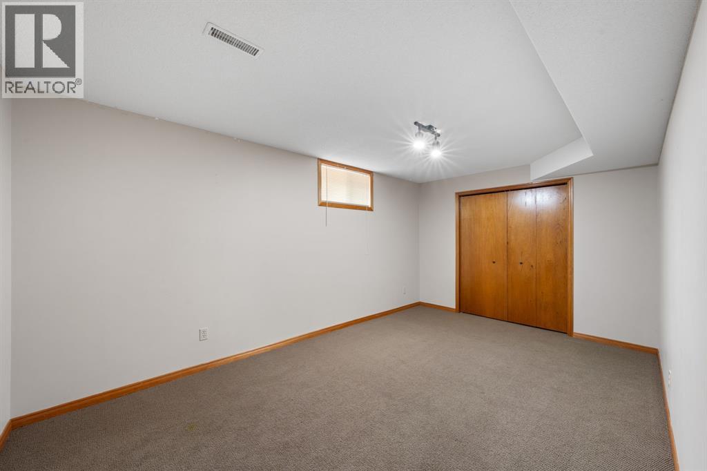 670 Lakeshore Road, Sarnia, Ontario  N7V 2V2 - Photo 23 - 25028101