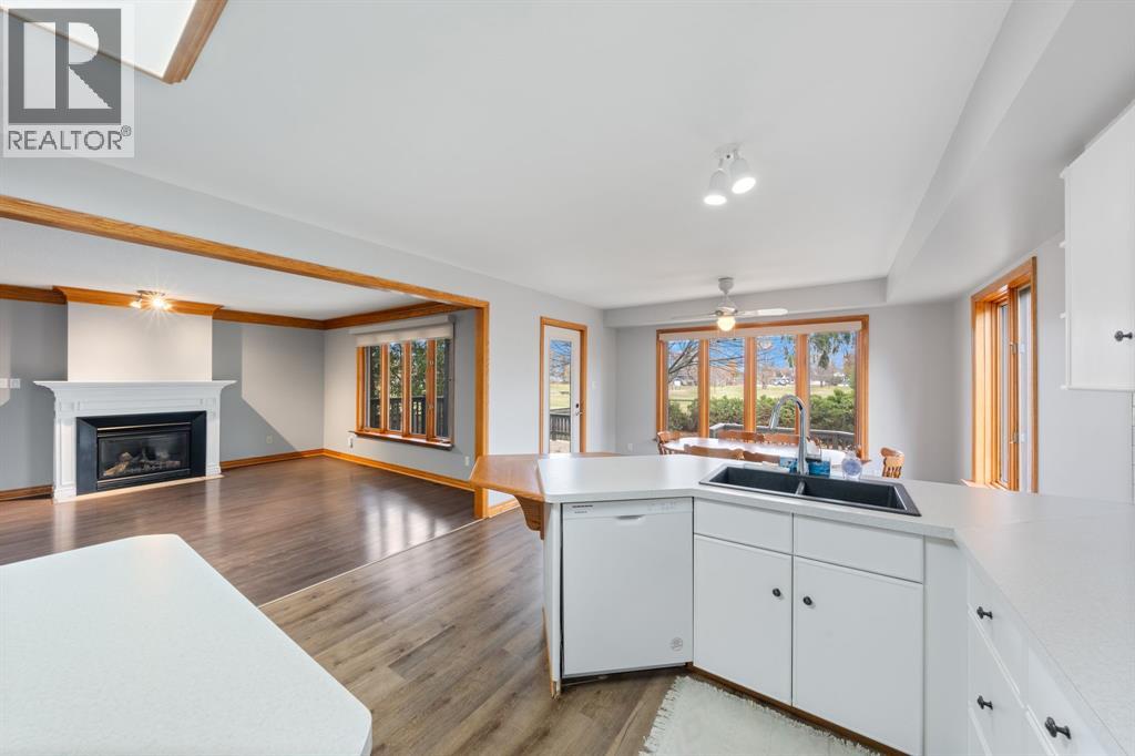 670 Lakeshore Road, Sarnia, Ontario  N7V 2V2 - Photo 6 - 25028101