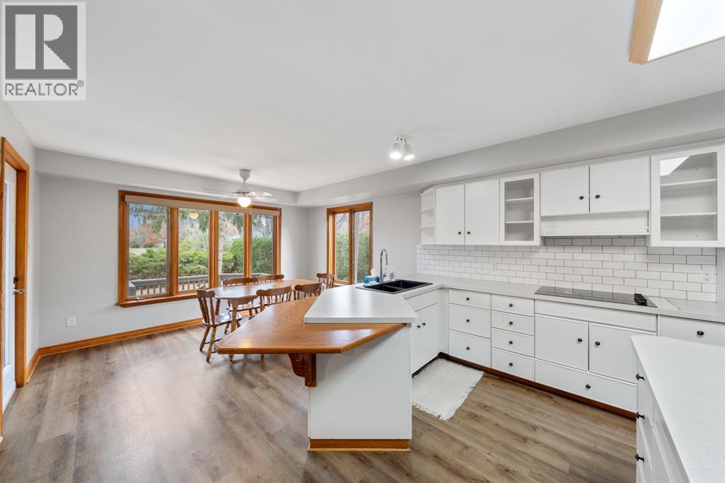 670 Lakeshore Road, Sarnia, Ontario  N7V 2V2 - Photo 8 - 25028101