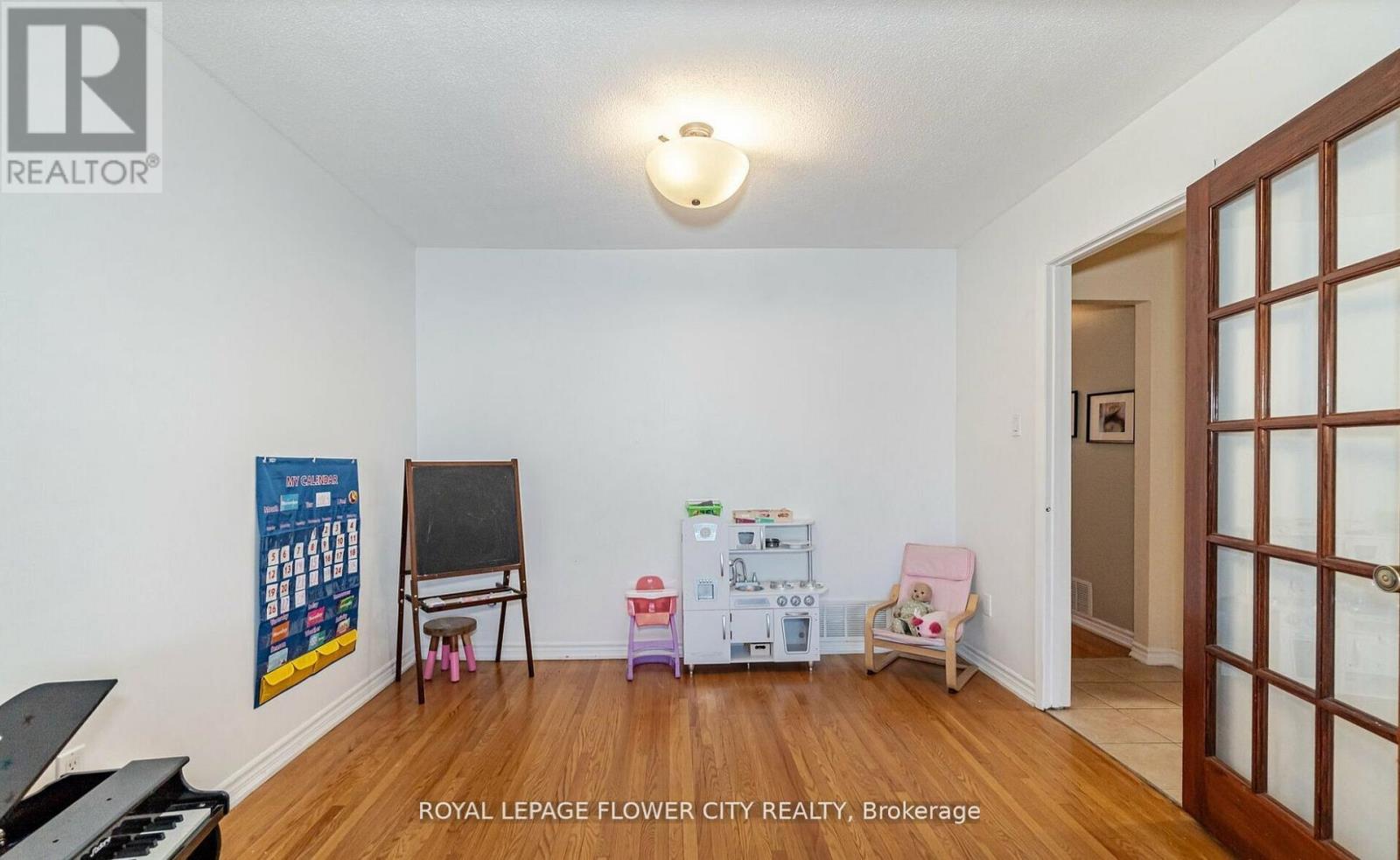 18 Prouse Drive, Brampton, Ontario  L6V 3A8 - Photo 10 - W12553976