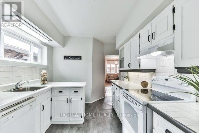 41 Sixth Street, Toronto, Ontario  M8V 3A1 - Photo 11 - W12554010