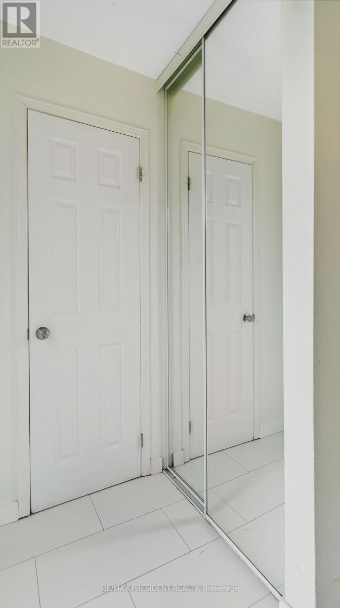 41 Stalbridge Avenue, Brampton, Ontario  L6Y 4H1 - Photo 18 - W12554146