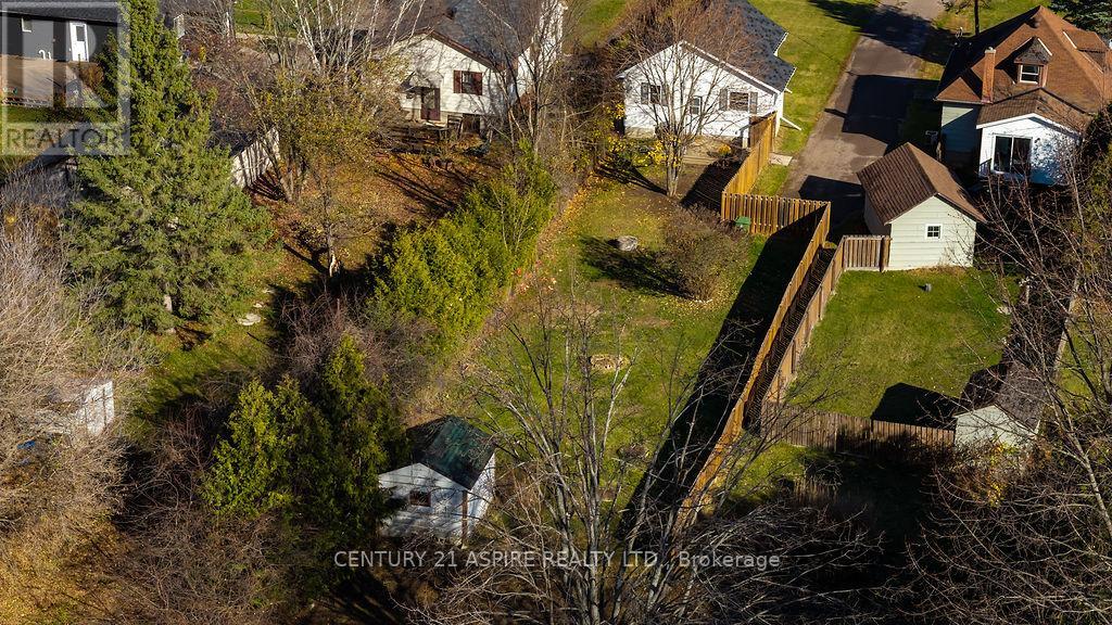 208 Golf Course Road, Laurentian Valley, Ontario  K8A 7B3 - Photo 27 - X12516048