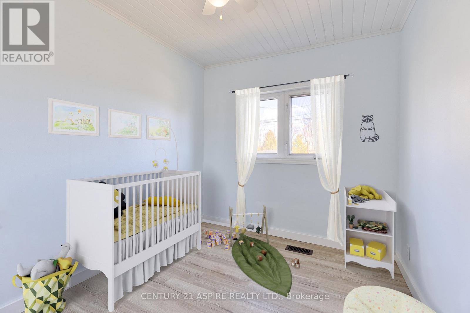 208 Golf Course Road, Laurentian Valley, Ontario  K8A 7B3 - Photo 16 - X12516048