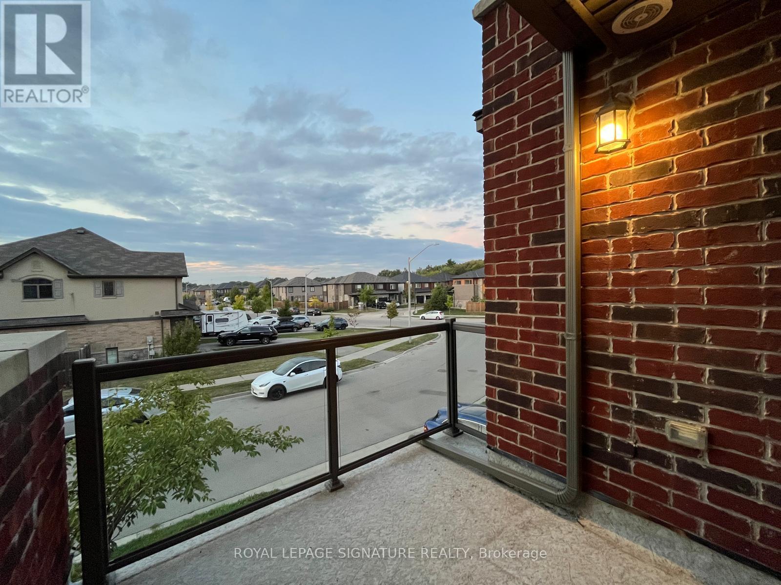 5 Dodman Crescent, Hamilton, Ontario  L9G 0G7 - Photo 14 - X12554052