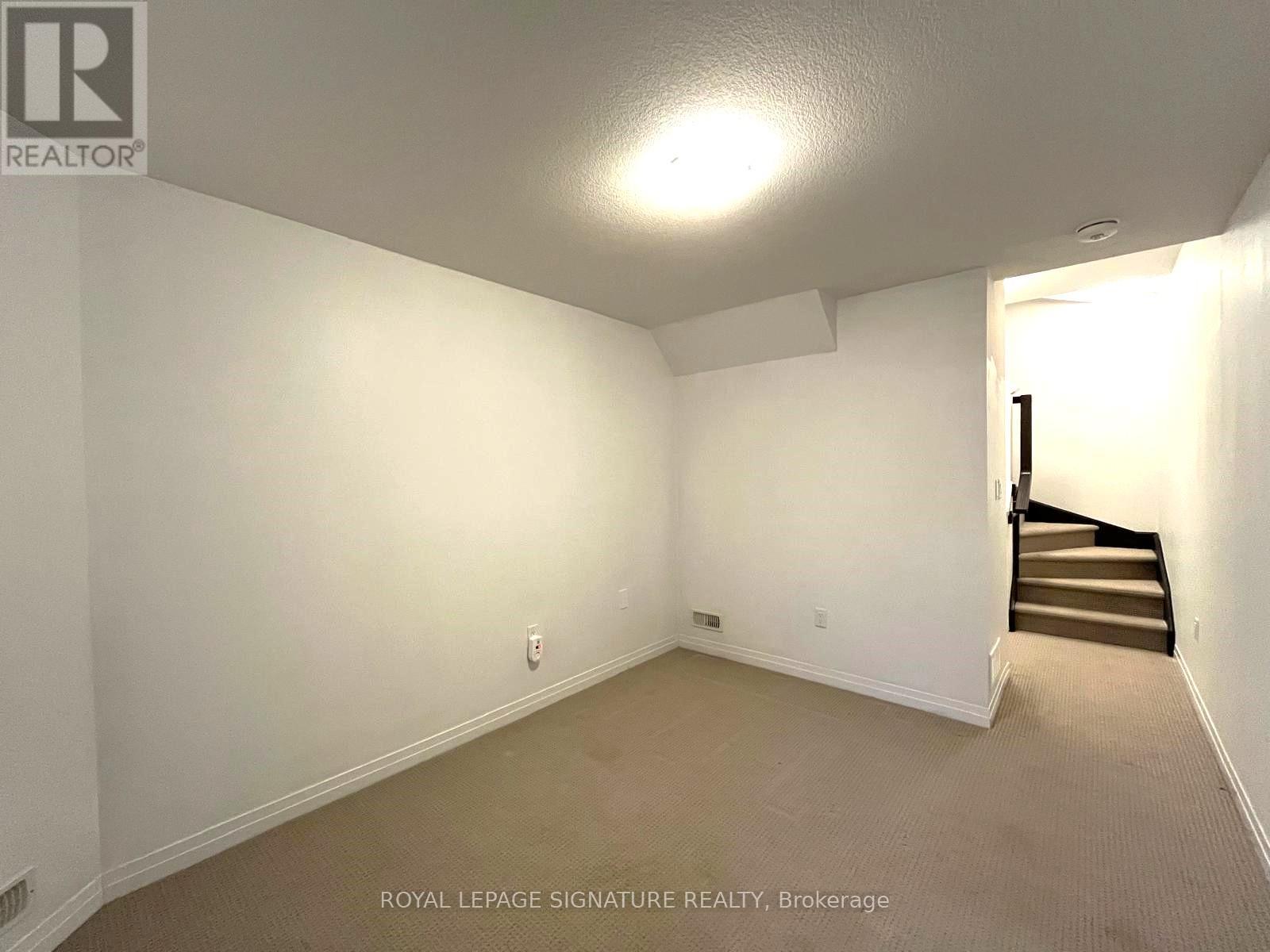 5 Dodman Crescent, Hamilton, Ontario  L9G 0G7 - Photo 4 - X12554052