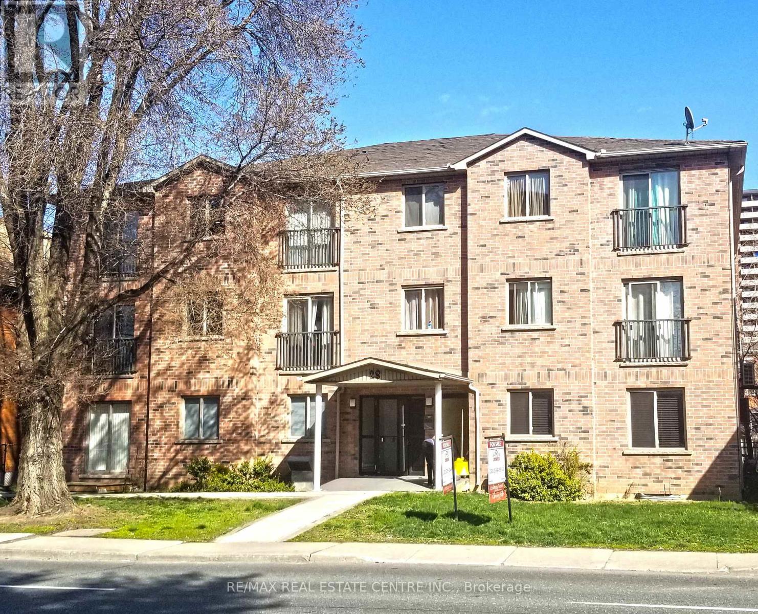 310 - 28 Victoria Avenue, Hamilton, Ontario  L8L 5E1 - Photo 2 - X12554126