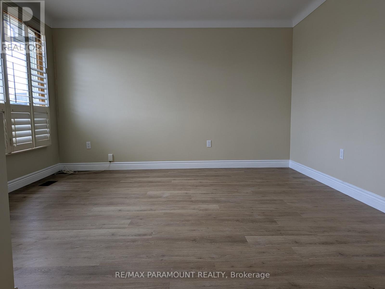 242 Millen Road, Hamilton, Ontario  L8E 2G9 - Photo 4 - X12554132