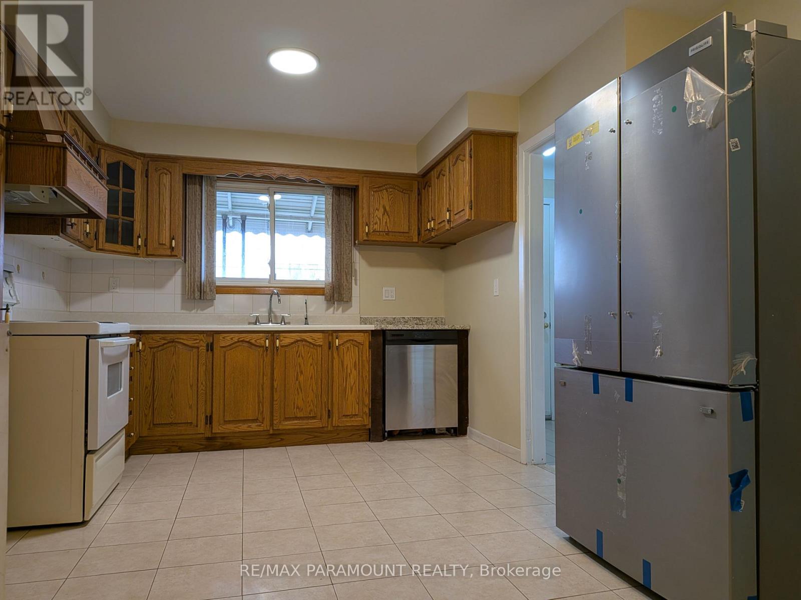 242 Millen Road, Hamilton, Ontario  L8E 2G9 - Photo 7 - X12554132