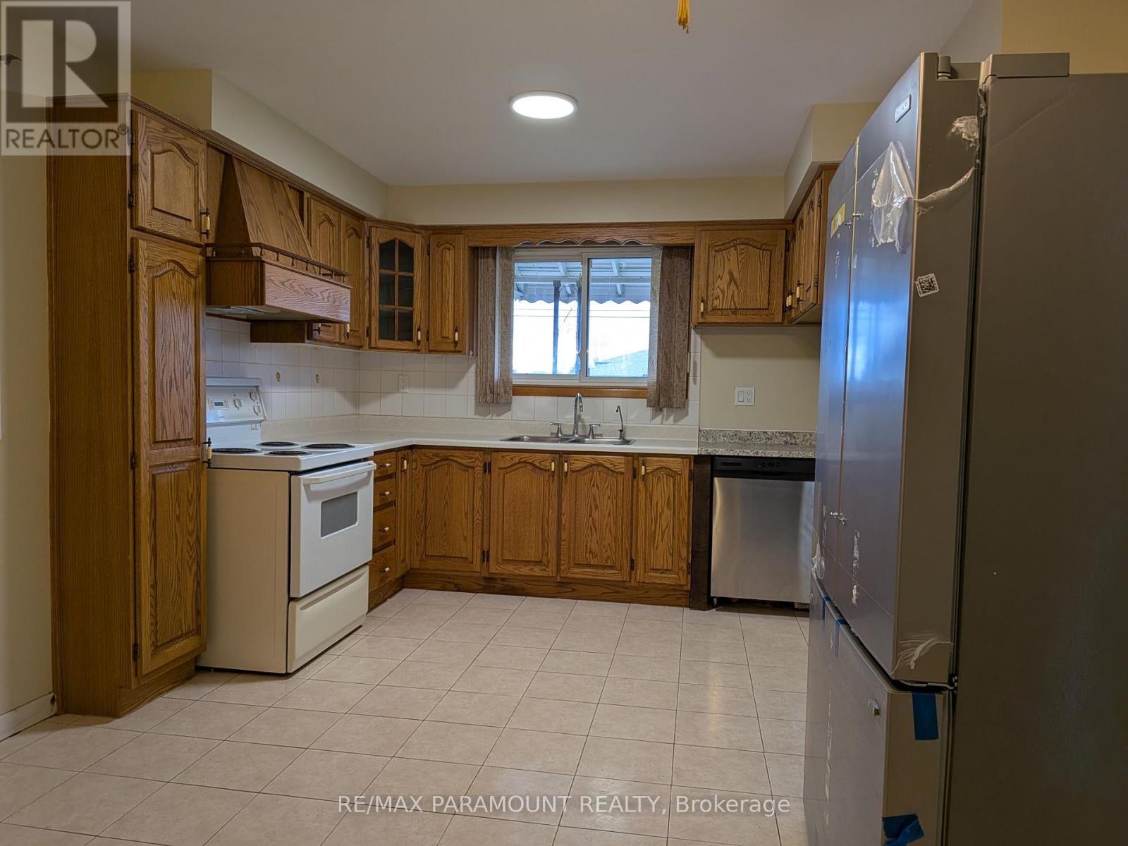 242 Millen Road, Hamilton, Ontario  L8E 2G9 - Photo 8 - X12554132