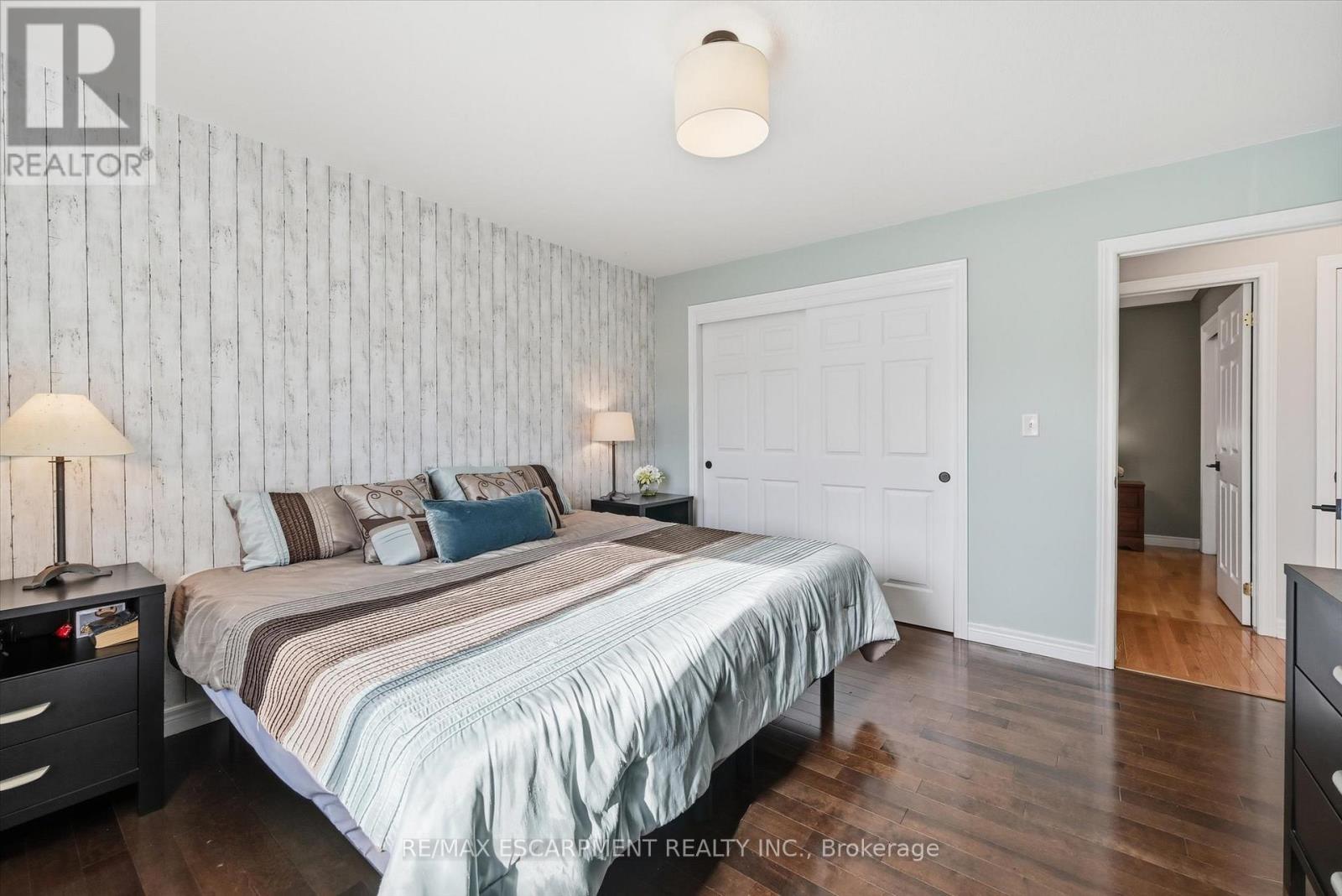 344 St. Lawrence Drive, Welland, Ontario  L3C 7H7 - Photo 21 - X12554148