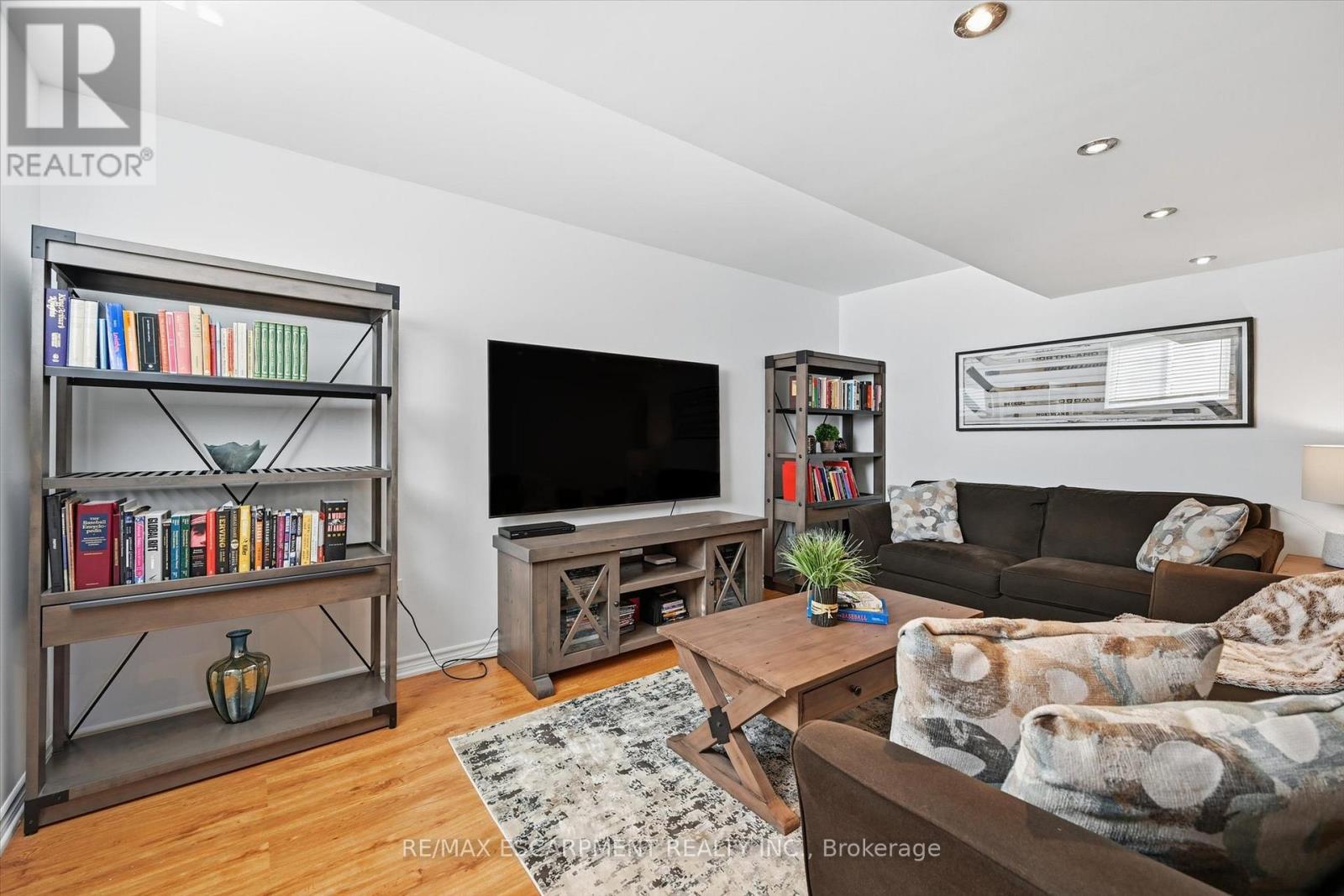 344 St. Lawrence Drive, Welland, Ontario  L3C 7H7 - Photo 29 - X12554148