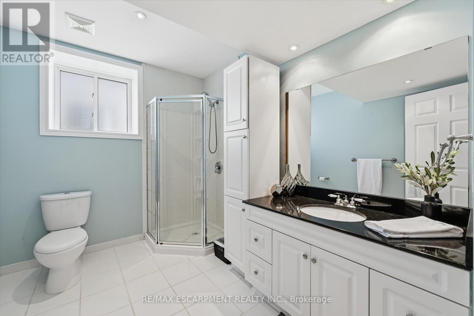 344 St. Lawrence Drive, Welland, Ontario  L3C 7H7 - Photo 32 - X12554148