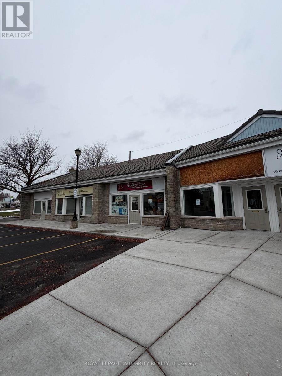 4 - 75 Elgin Street W, Arnprior, Ontario  K7S 3T9 - Photo 2 - X12486737