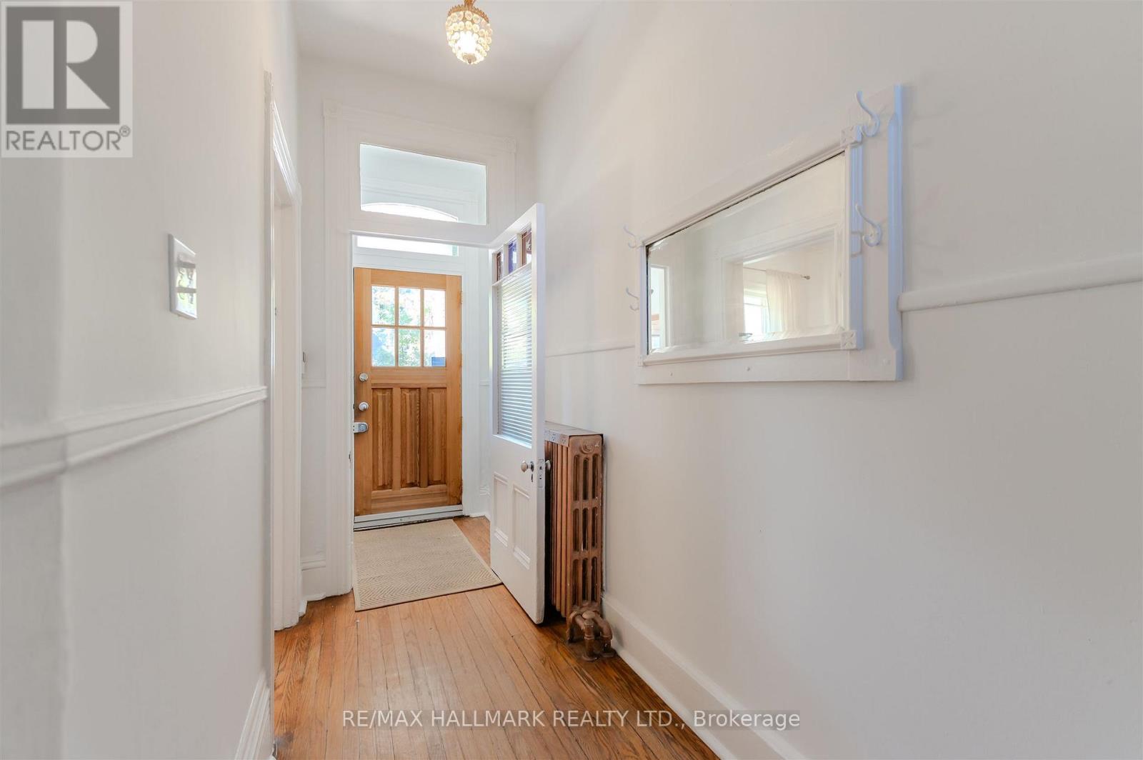 Front - 155 Major Street, Toronto, Ontario  M5S 2K9 - Photo 2 - C12554198