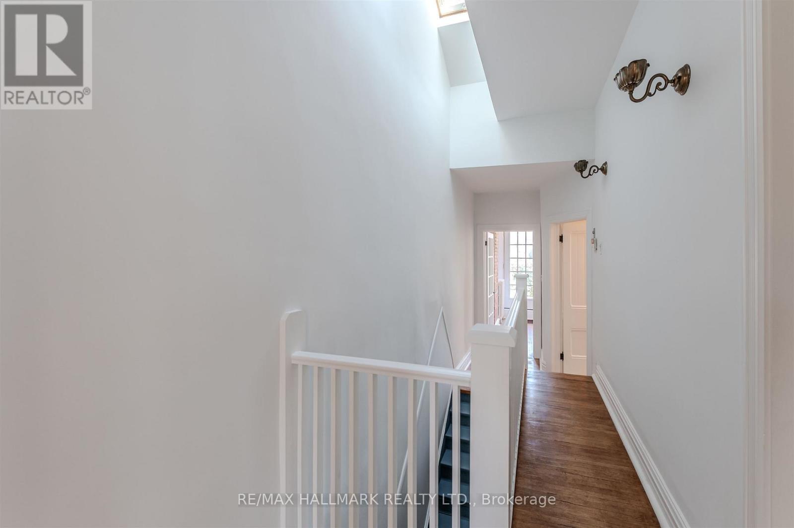 Front - 155 Major Street, Toronto, Ontario  M5S 2K9 - Photo 8 - C12554198