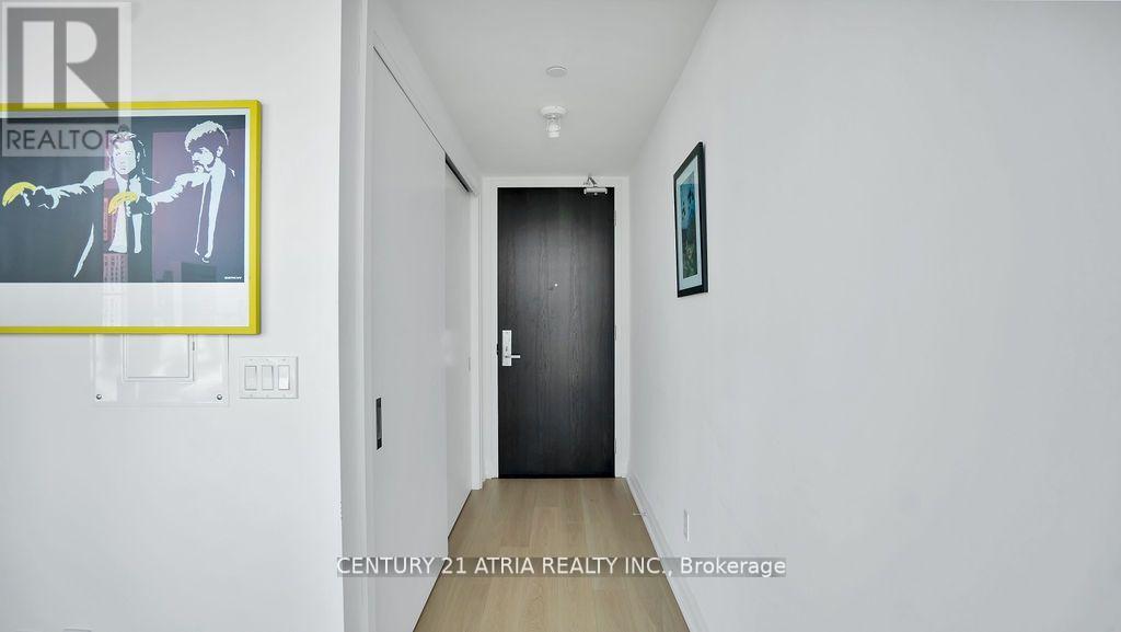 1901 - 224 King Street W, Toronto, Ontario  M5V 1H8 - Photo 2 - C12554212