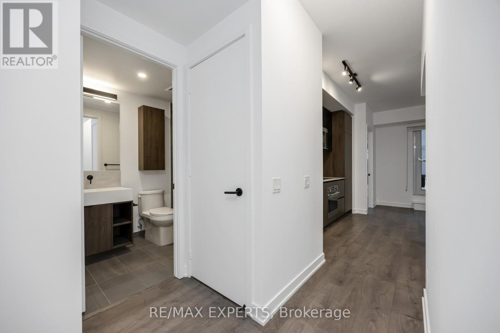803 - 108 Peter Street, Toronto, Ontario  M5V 2G7 - Photo 8 - C12554230