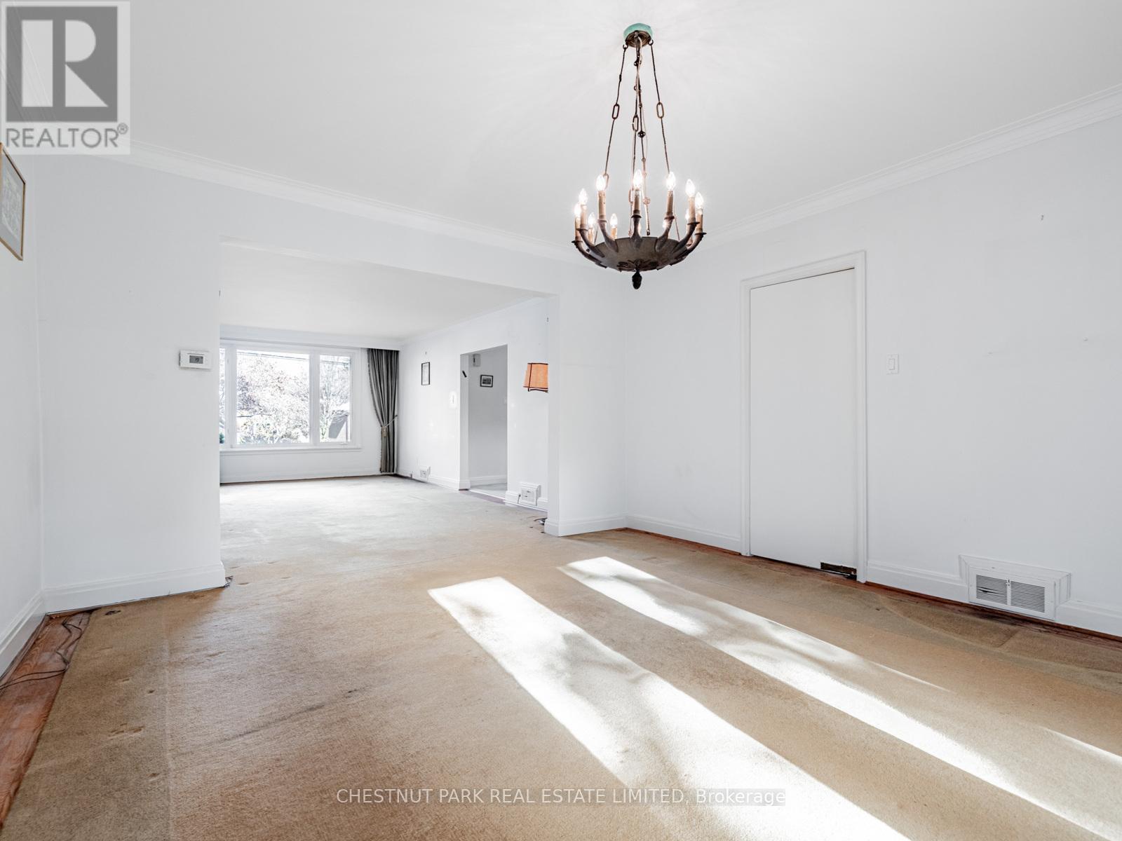 67 Viewmount Avenue, Toronto, Ontario  M6B 1T5 - Photo 10 - C12554410