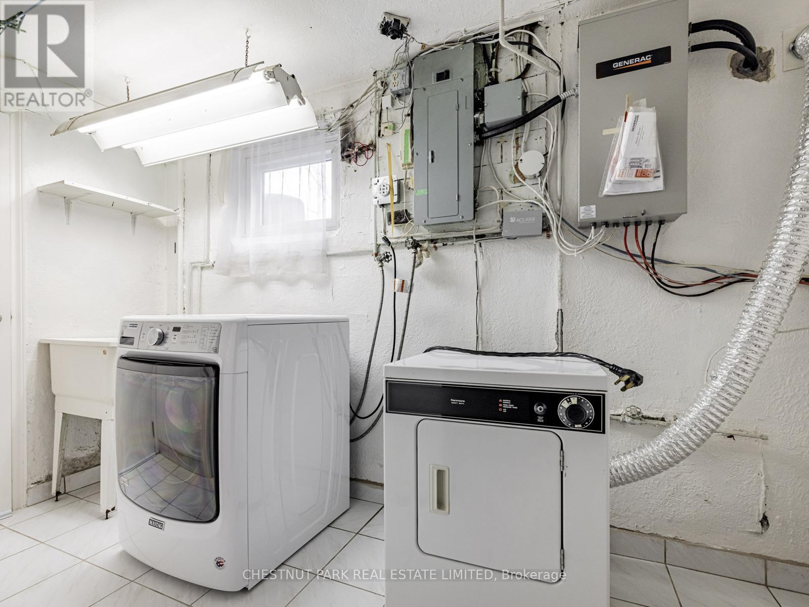 67 Viewmount Avenue, Toronto, Ontario  M6B 1T5 - Photo 25 - C12554410