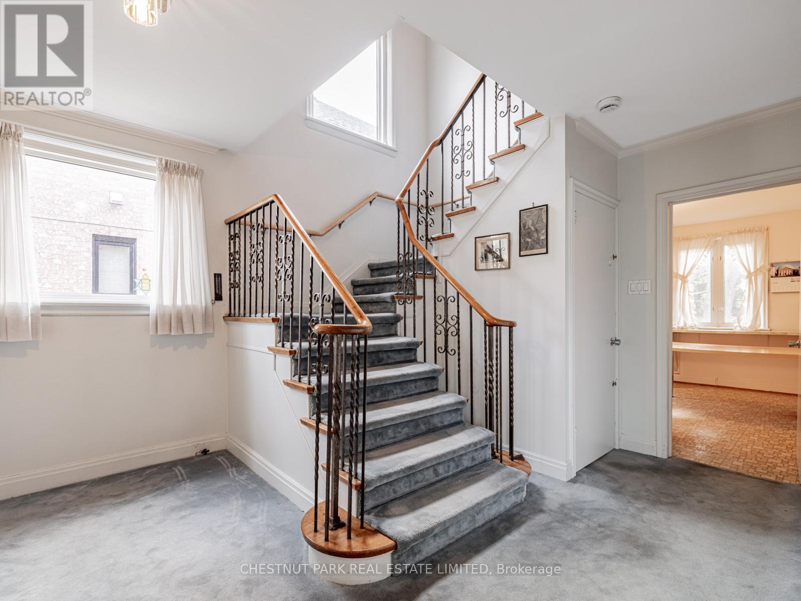 67 Viewmount Avenue, Toronto, Ontario  M6B 1T5 - Photo 6 - C12554410