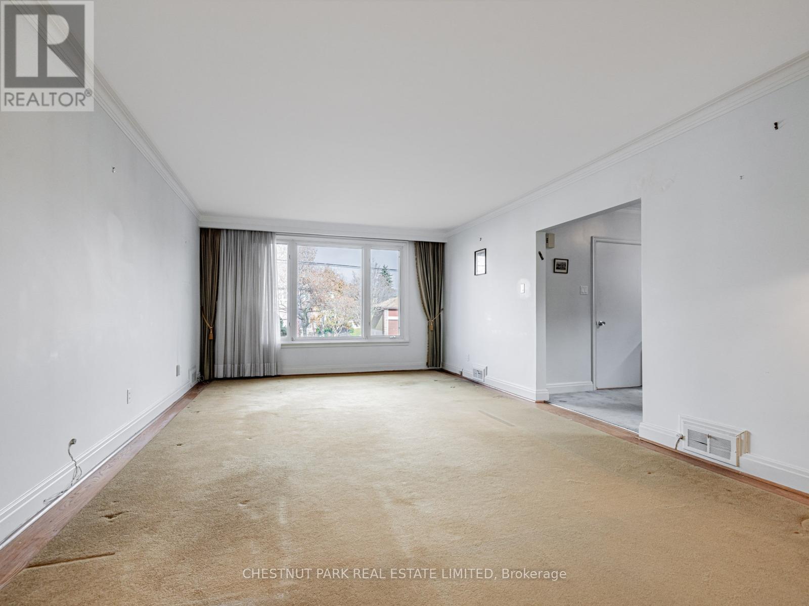 67 Viewmount Avenue, Toronto, Ontario  M6B 1T5 - Photo 8 - C12554410