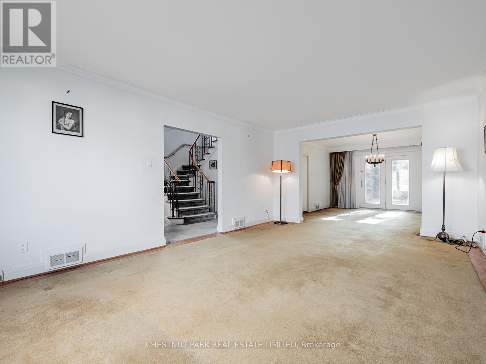 67 Viewmount Avenue, Toronto, Ontario  M6B 1T5 - Photo 9 - C12554410