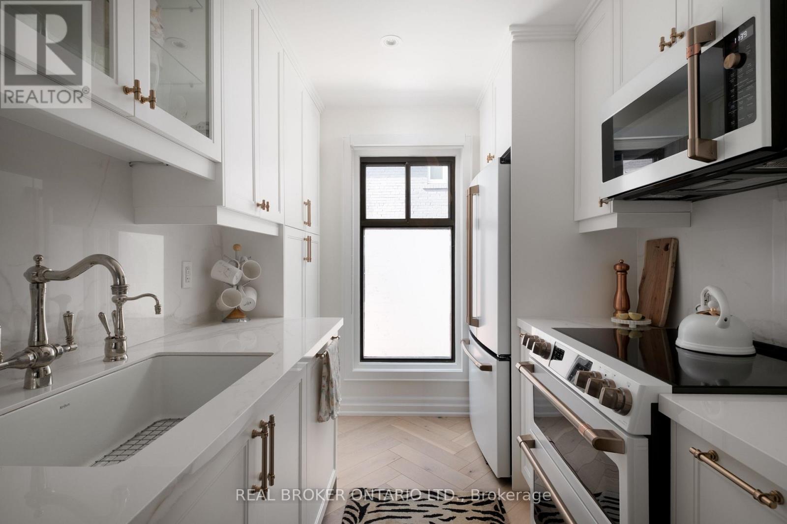 B - 187 Sherwood Avenue, Toronto, Ontario  M4P 2A9 - Photo 9 - C12554418