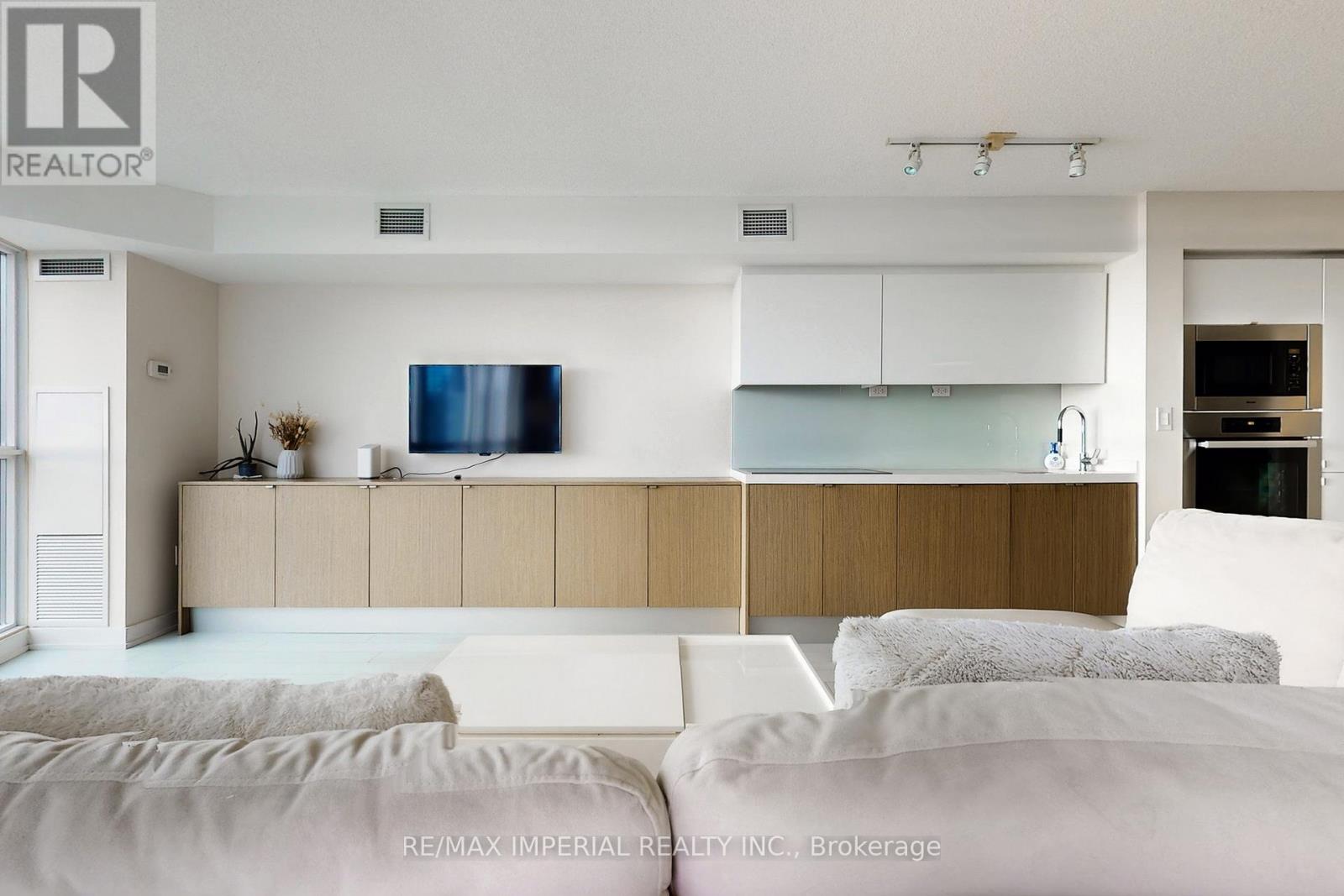 2306 - 21 Iceboat Terrace, Toronto, Ontario  M5V 4A9 - Photo 10 - C12554430