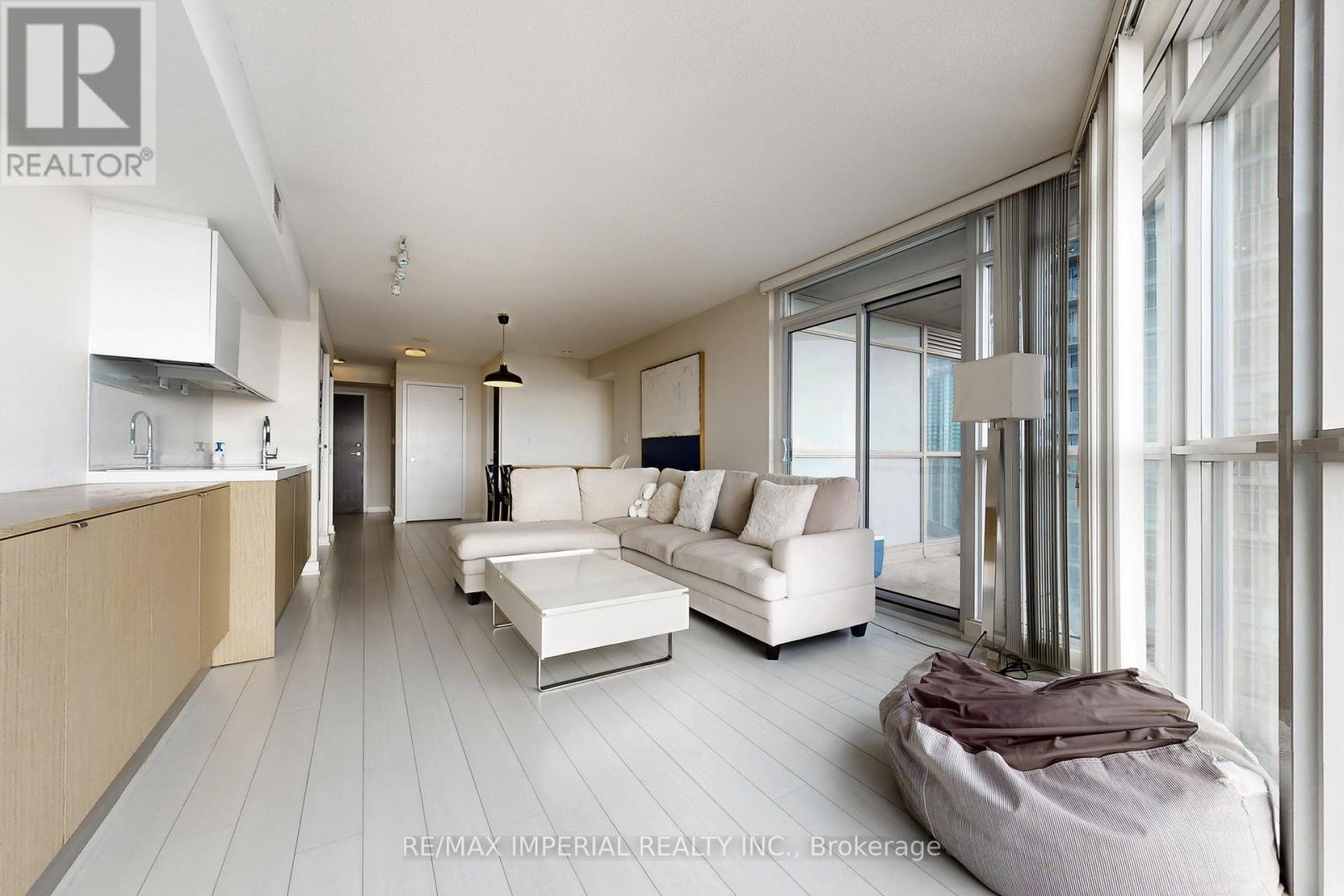 2306 - 21 Iceboat Terrace, Toronto, Ontario  M5V 4A9 - Photo 8 - C12554430