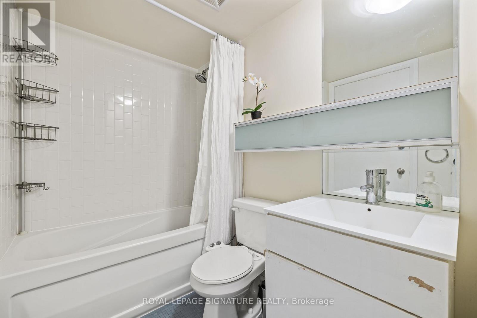 915 - 111 Elizabeth Street, Toronto, Ontario  M5G 1P7 - Photo 7 - C12554488