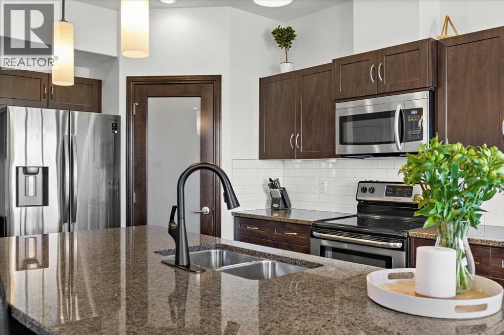 195 Hillcrest Circle Sw, Airdrie, Alberta  T4B 0Y6 - Photo 8 - A2259881