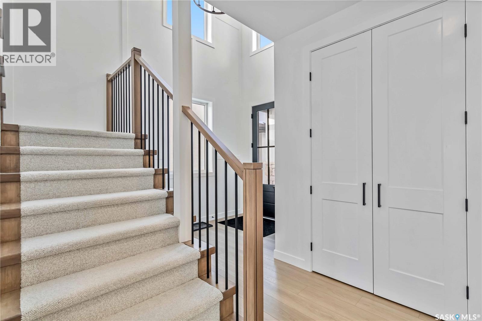 327 Woolf Bay, Saskatoon, Saskatchewan  S7W 1E5 - Photo 3 - SK024161