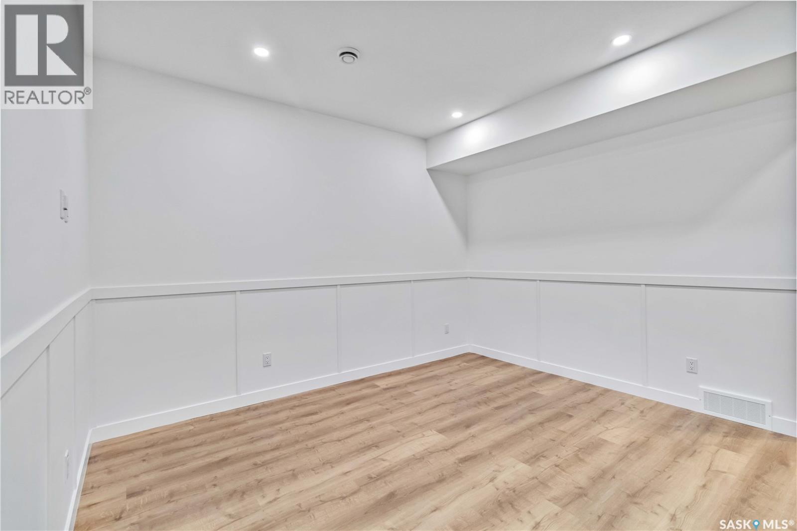 327 Woolf Bay, Saskatoon, Saskatchewan  S7W 1E5 - Photo 37 - SK024161