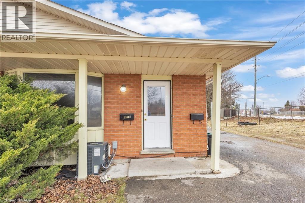 501 Kingscourt Drive Unit# B, Waterloo, Ontario  N2K 2X9 - Photo 1 - 40789025