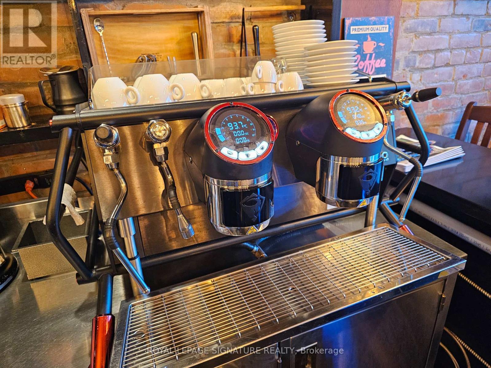 1236 Danforth Avenue, Toronto, Ontario M4J 1M6 - Photo 10 - E12554240