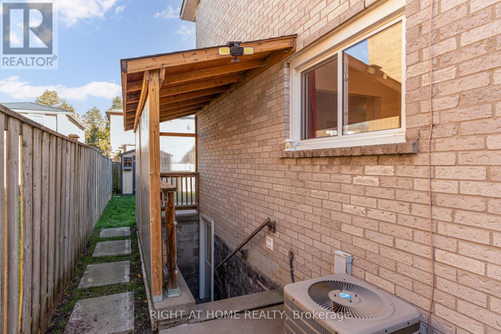 108 Rotherglen Road N, Ajax, Ontario  L1T 1T3 - Photo 23 - E12554326