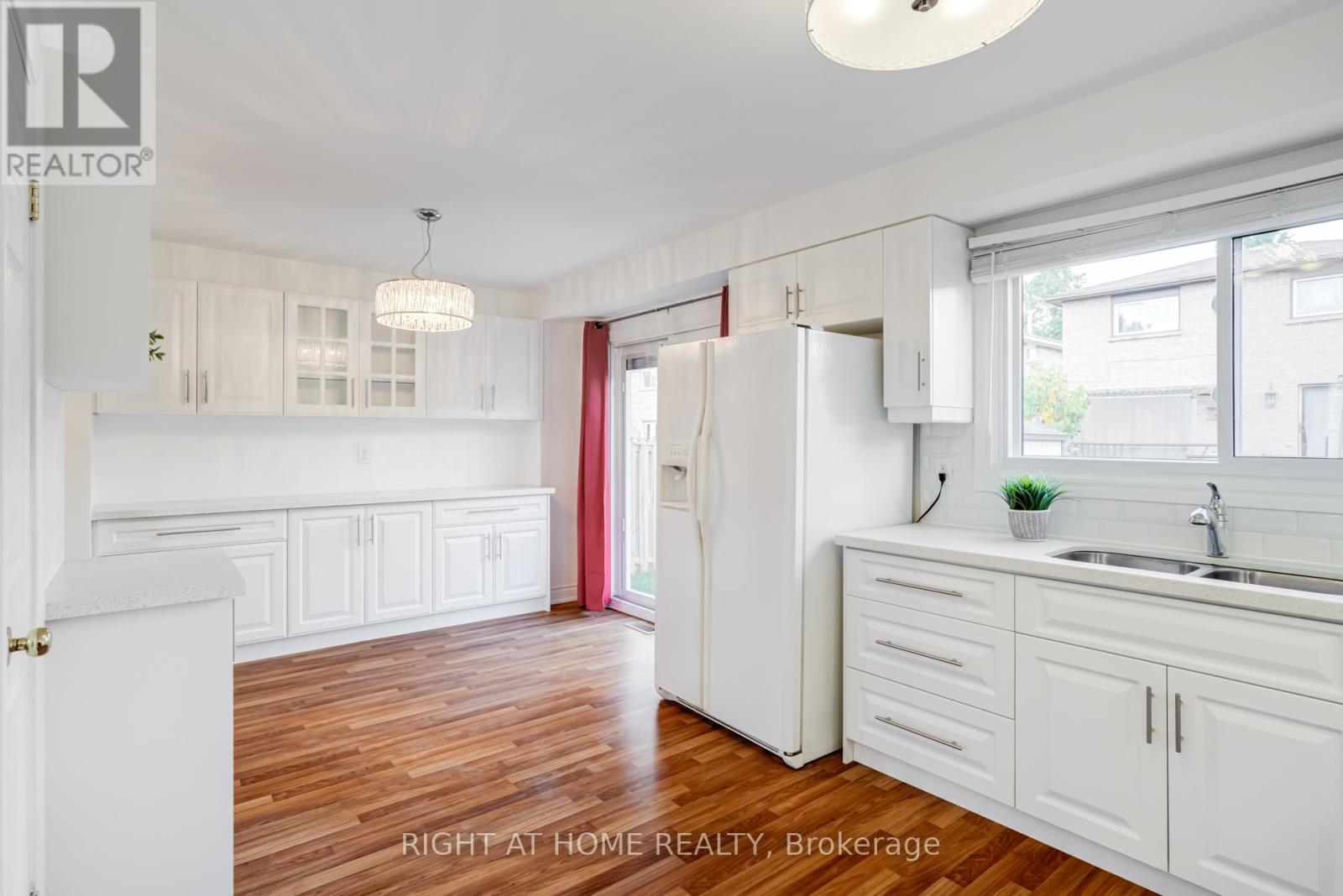 108 Rotherglen Road N, Ajax, Ontario  L1T 1T3 - Photo 8 - E12554326