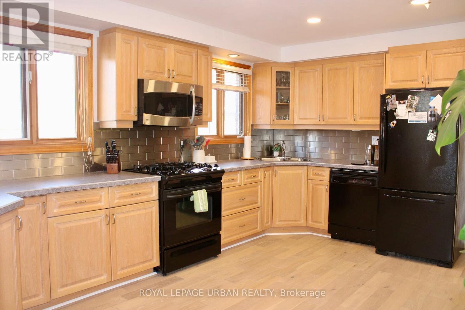 743 West Shore Boulevard, Pickering, Ontario  L1W 2V2 - Photo 6 - E12554346